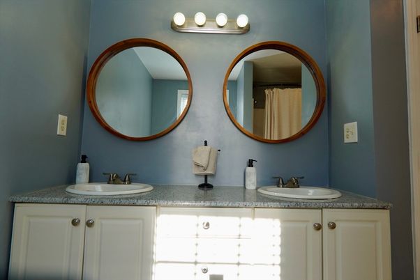 Bathroom, Dual Sink Vanities, Interior