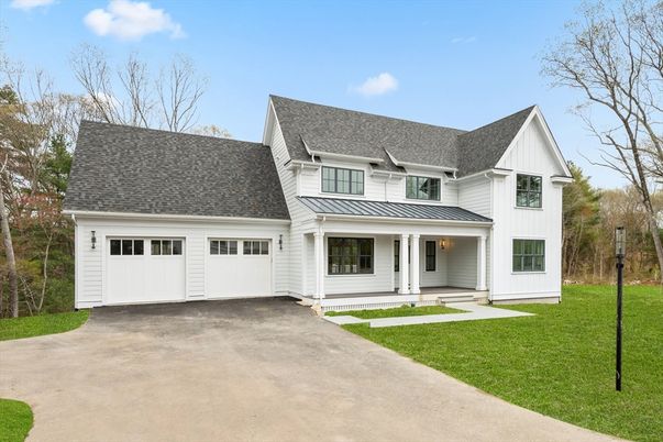 Attached, Exterior, Facade, Farmhouse