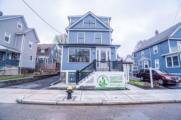 Exterior, Facade, Queen Anne Victorian