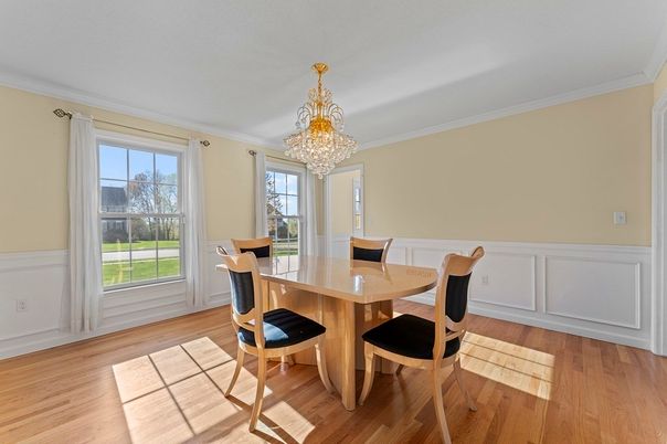 Chandelier, Dining room, Interior, Wood Texture Flooring