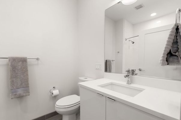 Bathroom, Interior, Recessed Lighting
