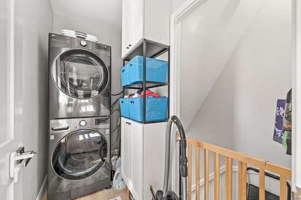Interior, Utility Closets, Washer, Wood Texture Flooring