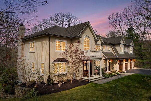 Attached, Exterior, Facade, Farmhouse