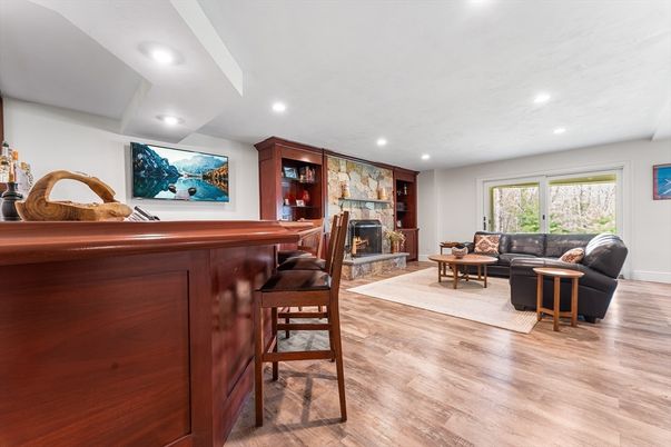 Fitness Equipment, Interior, Recessed Lighting, Wood Texture Flooring