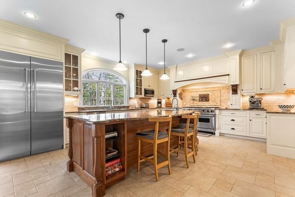 Dining room, Interior, Kitchen, Pendant Lights, Recessed Lighting, Stainless Steel Appliances