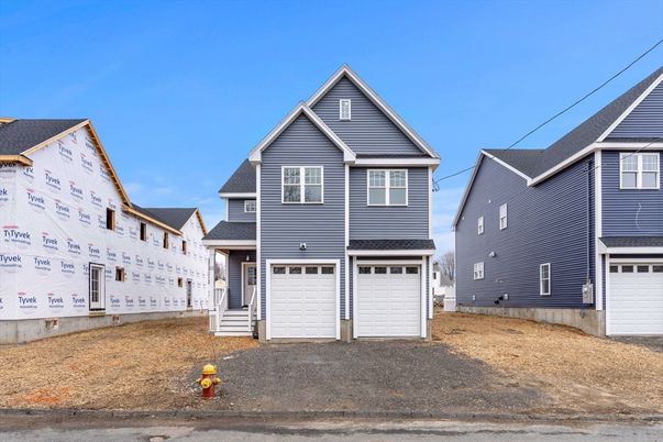 Attached, Exterior, Facade, Farmhouse