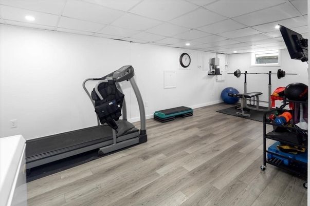 Fitness Equipment, Interior, Recessed Lighting, Wood Texture Flooring