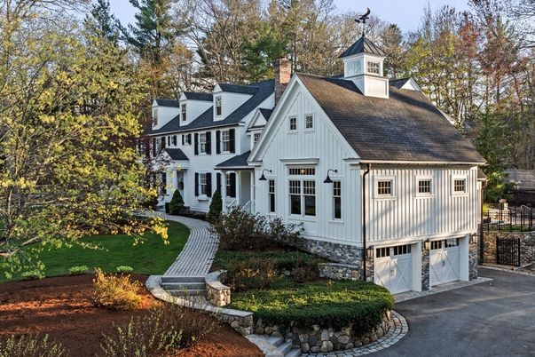 Attached, Exterior, Facade, Farmhouse