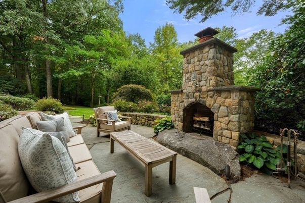 Exterior, Fireplace