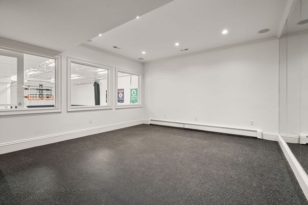 Empty room, Interior, Recessed Lighting