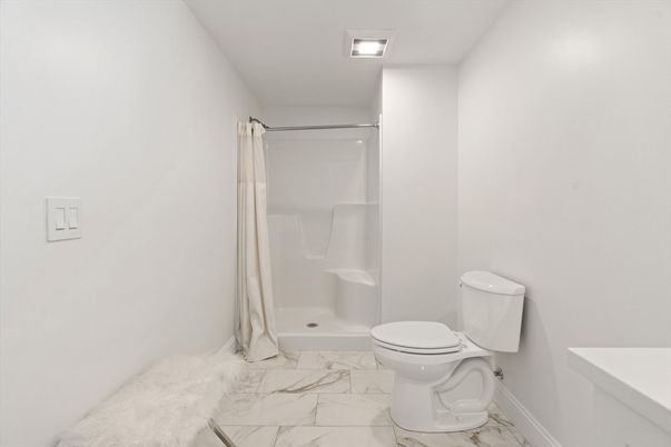 Bathroom, Interior, Marble, Recessed Lighting