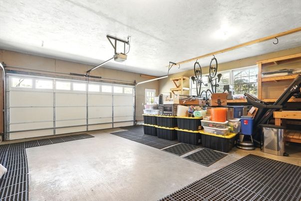 Garage, Interior