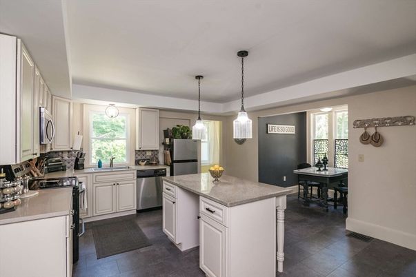 Dining room, Interior, Kitchen, Pendant Lights, Stainless Steel Appliances