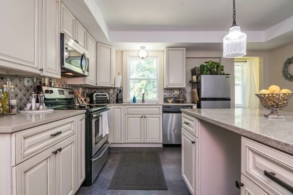 Interior, Kitchen, Pendant Lights, Stainless Steel Appliances