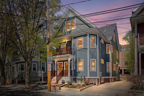 Exterior, Facade, Queen Anne Victorian