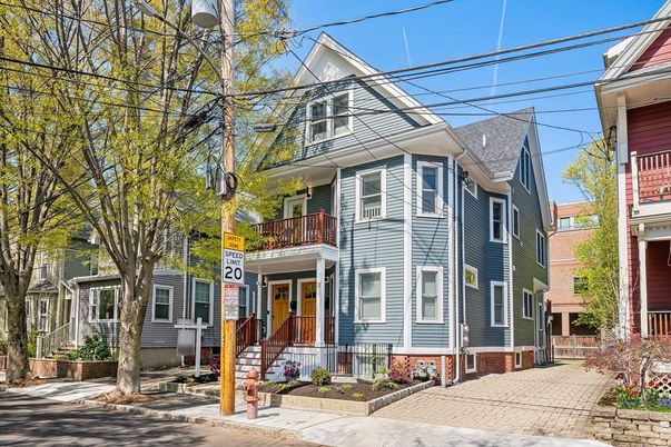 Exterior, Facade, Queen Anne Victorian