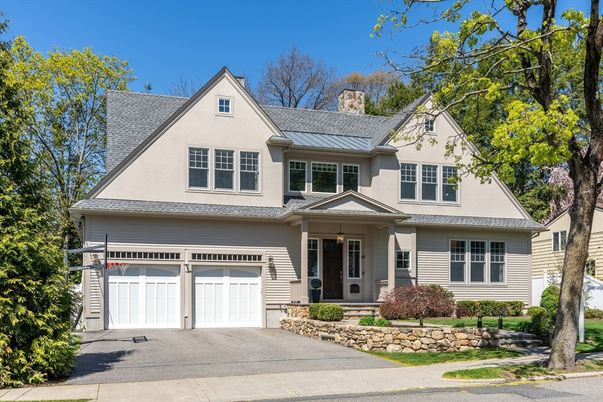 Attached, Exterior, Facade, Farmhouse
