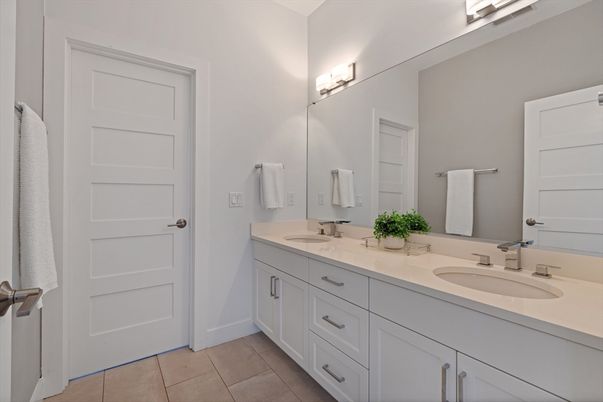 Bathroom, Dual Sink Vanities, Interior