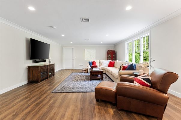 Interior, Living room, Recessed Lighting, Wood Texture Flooring