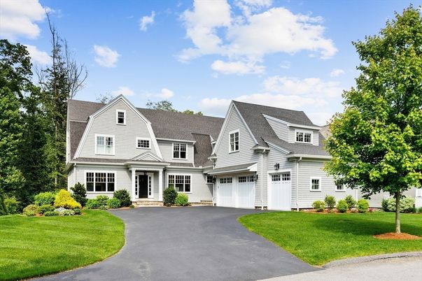 Attached, Exterior, Facade, Farmhouse