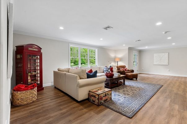Interior, Living room, Recessed Lighting, Wood Texture Flooring