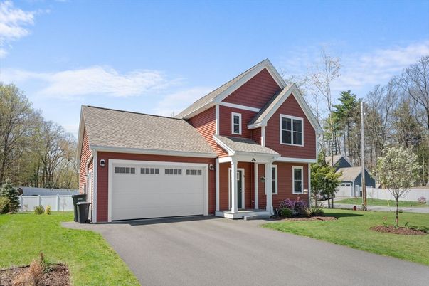 Attached, Exterior, Facade, Farmhouse