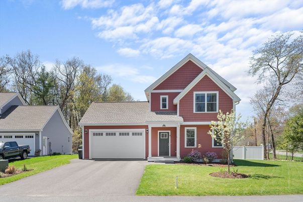 Attached, Exterior, Facade, Farmhouse