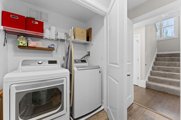 Interior, Utility Closets, Washer, Wood Texture Flooring