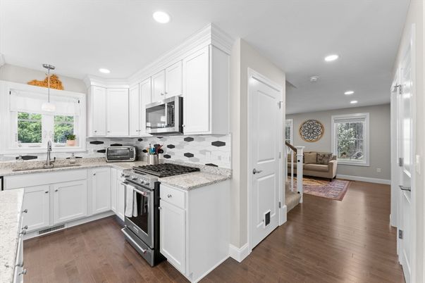 Interior, Kitchen, Living room, Pendant Lights, Recessed Lighting, Stainless Steel Appliances, Wood Texture Flooring
