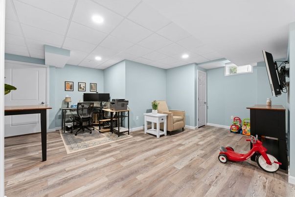 Home Office, Interior, Recessed Lighting, Wood Texture Flooring