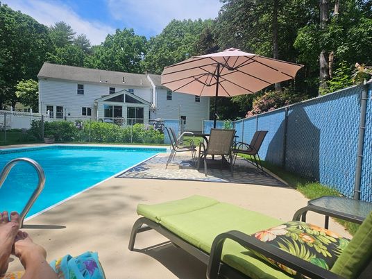 Exterior, Pool