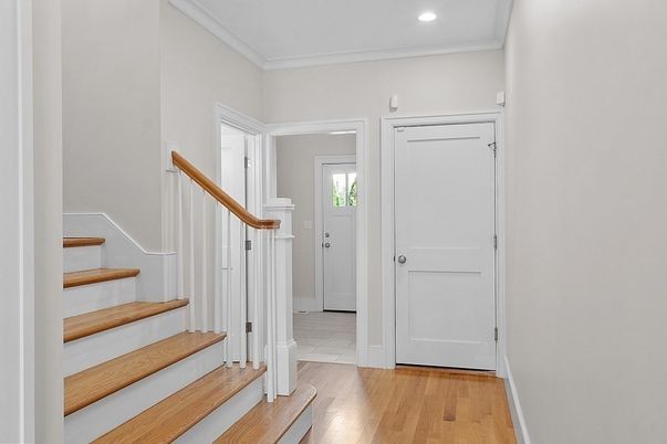Interior, Recessed Lighting, Wood Texture Flooring