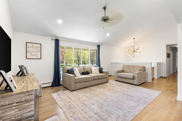 Interior, Living room, Pendant Lights, Recessed Lighting, Wood Texture Flooring