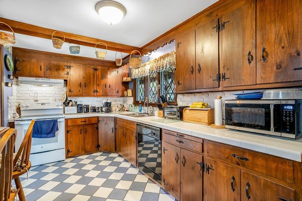 Interior, Kitchen, Tile Countertops