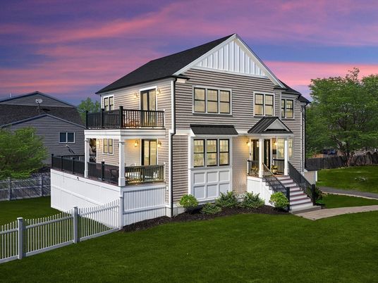 Backyard, Exterior, Facade, Farmhouse