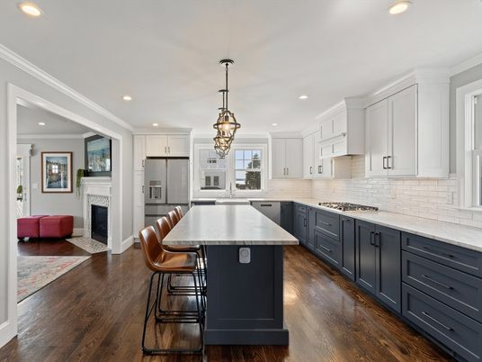 Fireplace, Interior, Kitchen, Pendant Lights, Recessed Lighting, Wood Texture Flooring