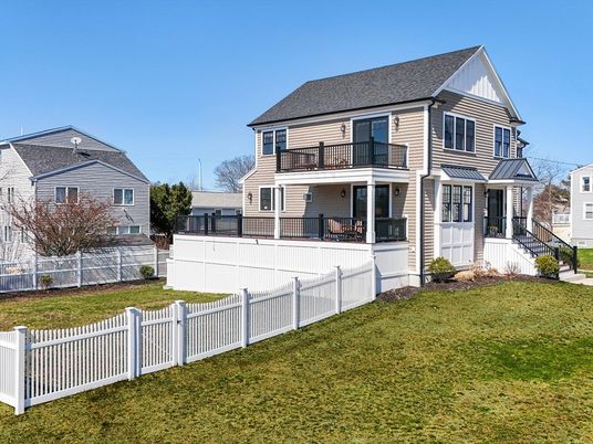 Backyard, Exterior, Facade, Queen Anne Victorian