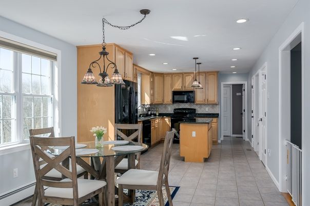 Dining room, Interior, Kitchen, Pendant Lights, Recessed Lighting, Stainless Steel Appliances