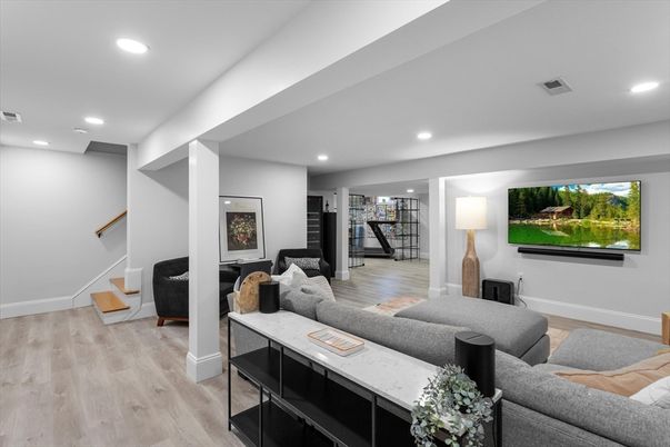 Interior, Living room, Recessed Lighting, Wood Texture Flooring