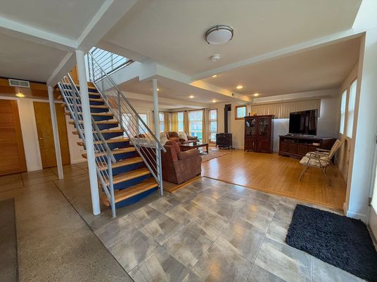 Interior, Living room, Recessed Lighting, Wood Texture Flooring