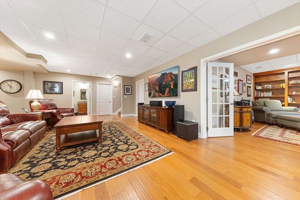 Interior, Living room, Recessed Lighting, Wood Texture Flooring