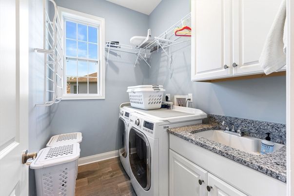 Interior, Washer, Wood Texture Flooring