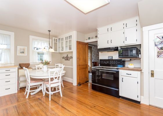 Dining room, Interior, Kitchen, Pendant Lights, Wood Texture Flooring