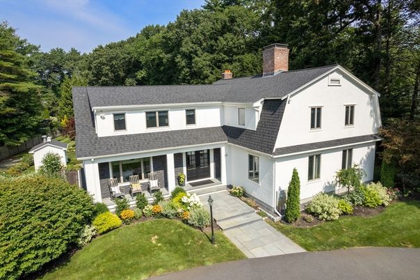 Exterior, Facade, Farmhouse