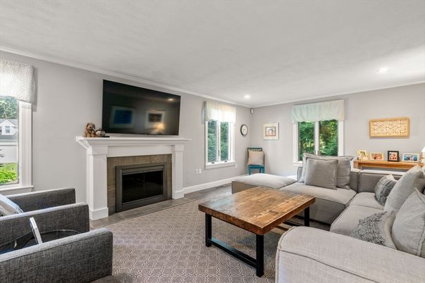 Fireplace, Interior, Living room, Recessed Lighting