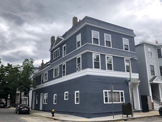 Exterior, Facade, Rowhouse