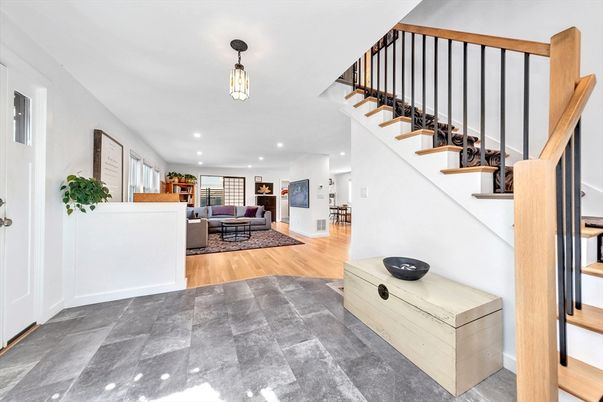 Interior, Living room, Pendant Lights, Recessed Lighting, Wood Texture Flooring