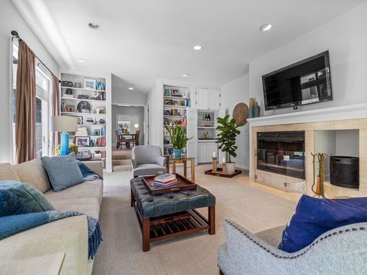 Fireplace, Interior, Living room, Recessed Lighting