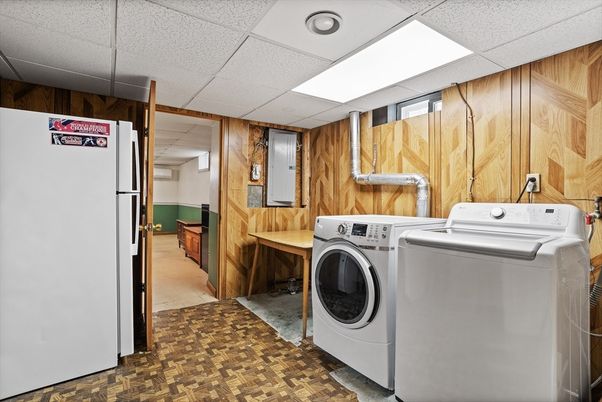Interior, Washer, Wooden Walls