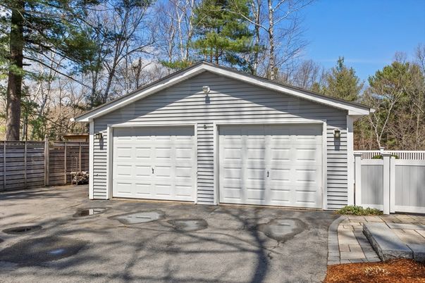 Detached Garage, Exterior
